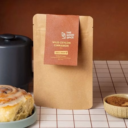 The Good Spice Wild Ceylon Kaneelstokjes 50g verpakking met hele kaneelstokjes.