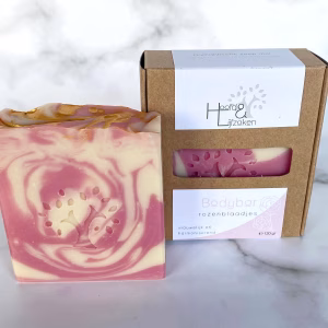 Handgemaakte Bodybar Rozenblaadjes 120 g van Hoofdenlijfzaken